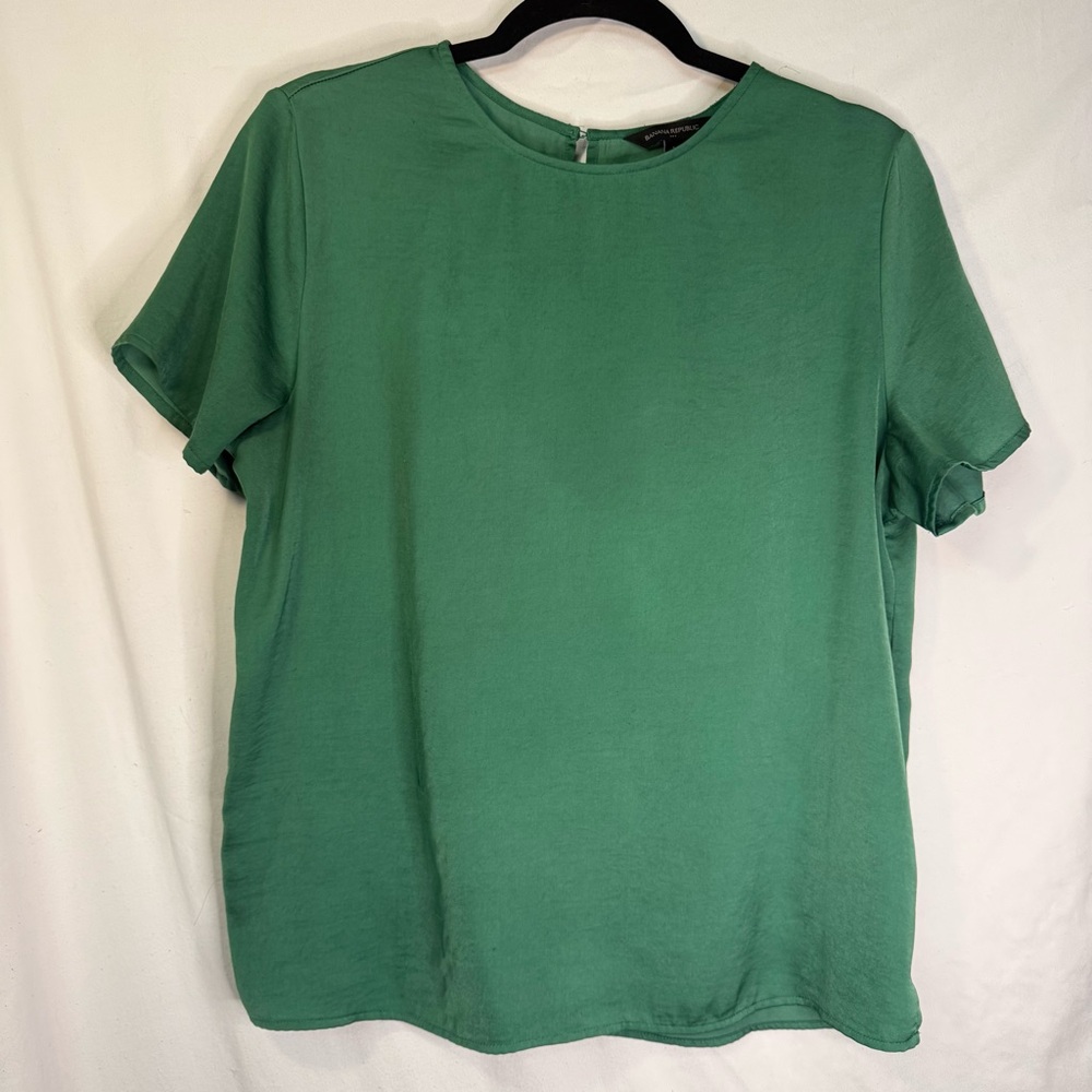 Banana Republic Essential Crew Neck Top